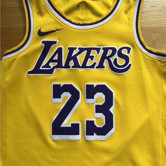 Lebron James Lakers Jersey #23 Size 44 Nike NBA Yellow - Picture 2 of 7